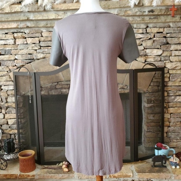 🆕🎁BCBGeneration Gray Black Hi Lo Faux Leather Sleeve - Picture 5 of 6